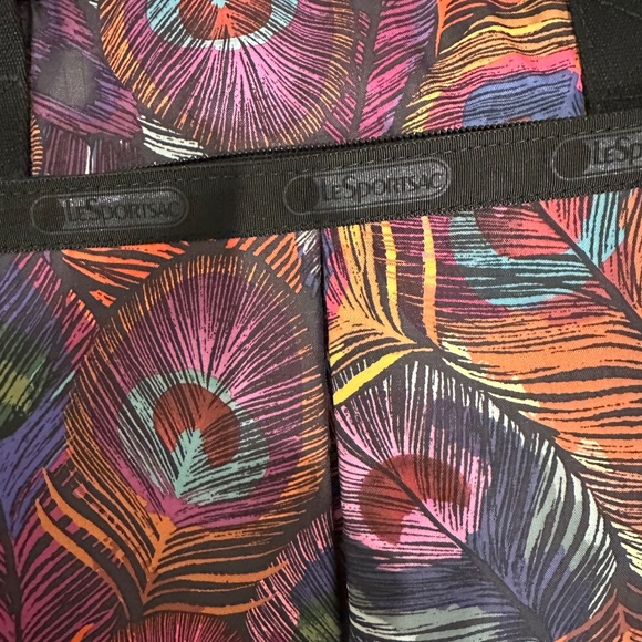 LESPORTSAC DELUXE EXTRA LARGE WEEKENDER BAG DUFFLE BAG - Picture 4 of 13